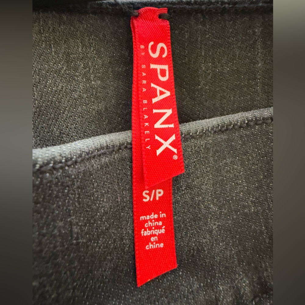 SPANX Black Distressed Skinny Jeans in Vintage Black *GOOD USED CONDITION* - Picture 10 of 11